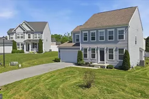 1035 Calvert Cir, Bunker Hill, WV 25413 - Photo 3