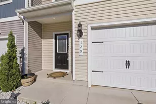 129 Paddington St, Falling Waters, WV 25419 - Photo 3