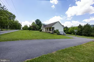 677 Ridge Rd S, Martinsburg, WV 25403 - Photo 3