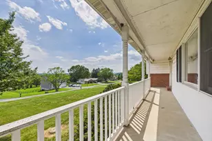 107 Twin Lakes Cir, Martinsburg, WV 25405 - Photo 5