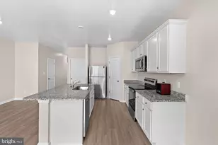 112 Cramsford St, Falling Waters, WV 25419 - Photo 7