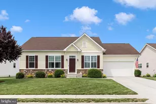 295 Aldershot Dr, Martinsburg, WV 25405 - Photo 1