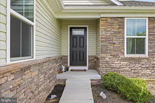 141 Bindweed Ct, Bunker Hill, WV 25413 - Photo 5