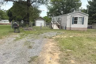 6543 Winchester Ave, Inwood, WV 25428 - Photo 3