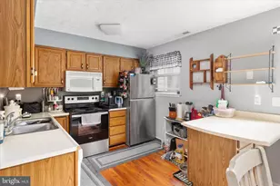 132 Stadium Cir, Inwood, WV 25428 - Photo 7