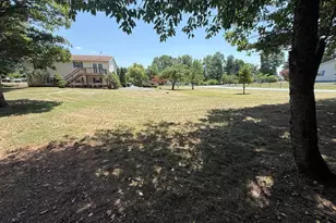 21 Coolidge Dr, Inwood, WV 25428 - Photo 9