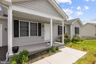 300 Hannah Ln, Bunker Hill, WV 25413 - Photo 5