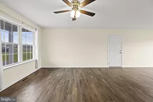 300 Hannah Ln, Bunker Hill, WV 25413 - Photo 11