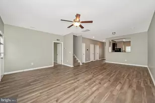 42 Eakins Ln, Martinsburg, WV 25401 - Photo 7
