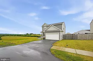 260 Luxor Ct, Bunker Hill, WV 25413 - Photo 3