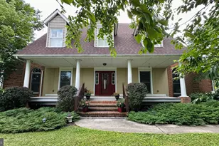 47 Cambridge Ct, Martinsburg, WV 25403 - Photo 1