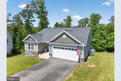 463 Executive Way, Hedgesville, WV 25427 - Photo 1