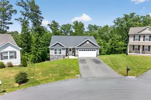 463 Executive Way, Hedgesville, WV 25427 - Photo 3