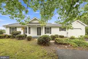65 Live Oak Ct, Martinsburg, WV 25405 - Photo 1