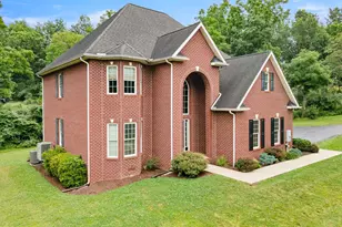483 Sierra Dr, Martinsburg, WV 25403 - Photo 3