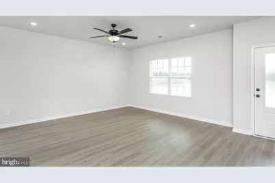 33 Brompton Street, Falling Waters, WV 25419 - Photo 9