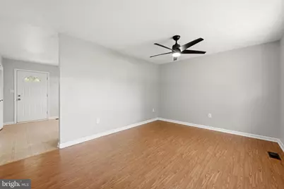 42 Pacific Boulevard, Hedgesville, WV 25427 - Photo 5
