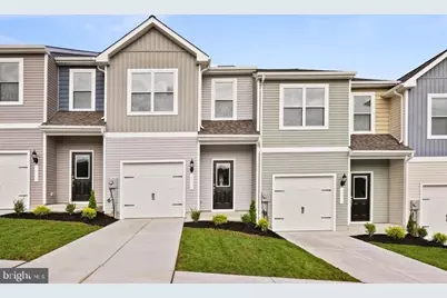 112 Paddington St, Falling Waters, WV 25419 - Photo 1
