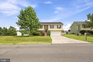 224 Ford Cir, Inwood, WV 25428 - Photo 1