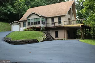 957 Butlers Chapel Rd, Martinsburg, WV 25403 - Photo 1