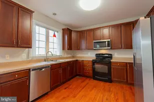 305 Lewisburg Ln, Martinsburg, WV 25403 - Photo 9