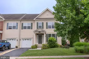 305 Lewisburg Ln, Martinsburg, WV 25403 - Photo 1