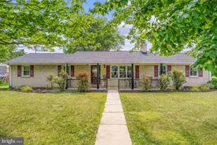 446 Richard St, Martinsburg, WV 25404 - Photo 1