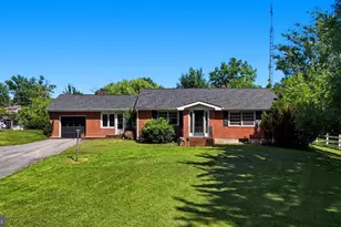 950 Williamsport Pike, Martinsburg, WV 25404 - Photo 1