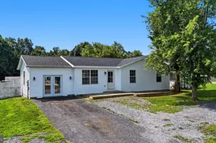 331 Crestview, Martinsburg, WV 25405 - Photo 3