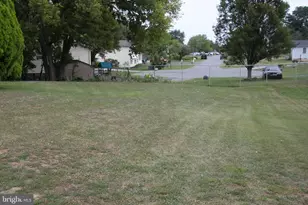 637 Mimosa Dr, Martinsburg, WV 25404 - Photo 1