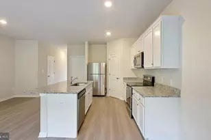27 Cramsford St, Falling Waters, WV 25419 - Photo 5