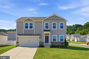 10 Stifftail Rd, Hedgesville, WV 25427 - Photo 1