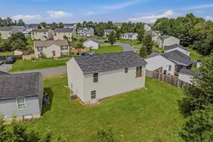 77 Eisenhower Cir, Inwood, WV 25428 - Photo 7