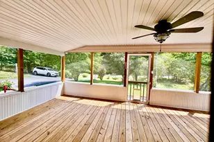 561 Oak Grove School Rd, Hedgesville, WV 25427 - Photo 9