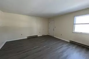 702 A Thomas Ln, Martinsburg, WV 25401 - Photo 5