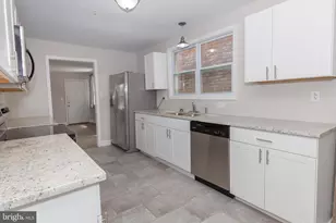 212 W Burke St, Martinsburg, WV 25401 - Photo 7