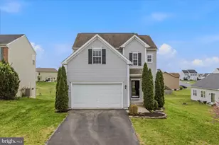 30 Pappy Ct, Bunker Hill, WV 25413 - Photo 1