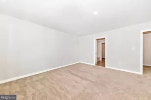 86 Paddington St, Falling Waters, WV 25419 - Photo 15