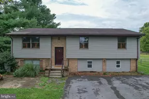 157 General Lee Ave, Inwood, WV 25428 - Photo 1