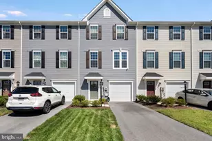 28 Absolution Dr, Hedgesville, WV 25427 - Photo 1