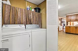 329 Davis Dr, Martinsburg, WV 25404 - Photo 7