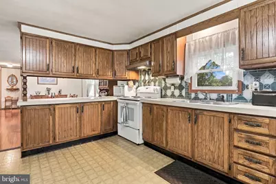 329 Davis Drive, Martinsburg, WV 25404 - Photo 9