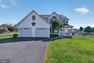 205 Dinali Dr, Martinsburg, WV 25403 - Photo 9