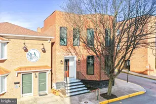 127 E King St, Martinsburg, WV 25401 - Photo 1