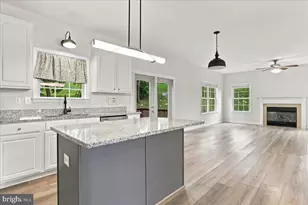 48 Lansing Ct, Falling Waters, WV 25419 - Photo 15