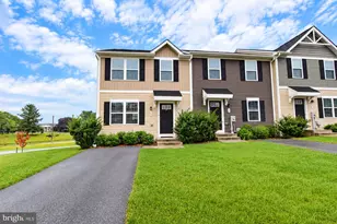 19 Chincoteague Ln, Martinsburg, WV 25403 - Photo 1