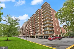 1300 Army Navy Dr, Arlington, VA 22202 - Photo 1