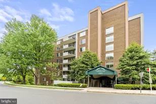 1515 S Arlington Ridge Rd, Arlington, VA 22202 - Photo 1