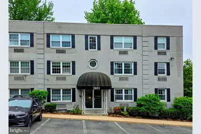 2051 N Woodstock Street #201, Arlington, VA 22207 - Photo 1