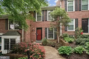 2528 S Walter Reed Dr, Arlington, VA 22206 - Photo 1